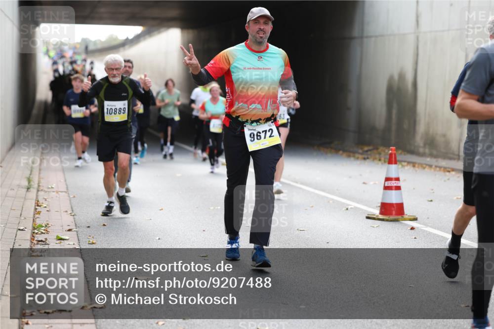 05.10.2025 - 20. swb-Marathon Bremen Michael Strokosch http://msf.ph/oto/9207488 05.10.2025 10:54:12 Laufen 10889, 20, 9672 meine-sportfotos.de