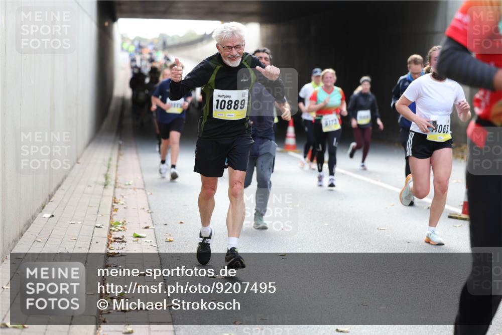 05.10.2025 - 20. swb-Marathon Bremen Michael Strokosch http://msf.ph/oto/9207495 05.10.2025 10:54:13 Laufen 10889, 1063 meine-sportfotos.de