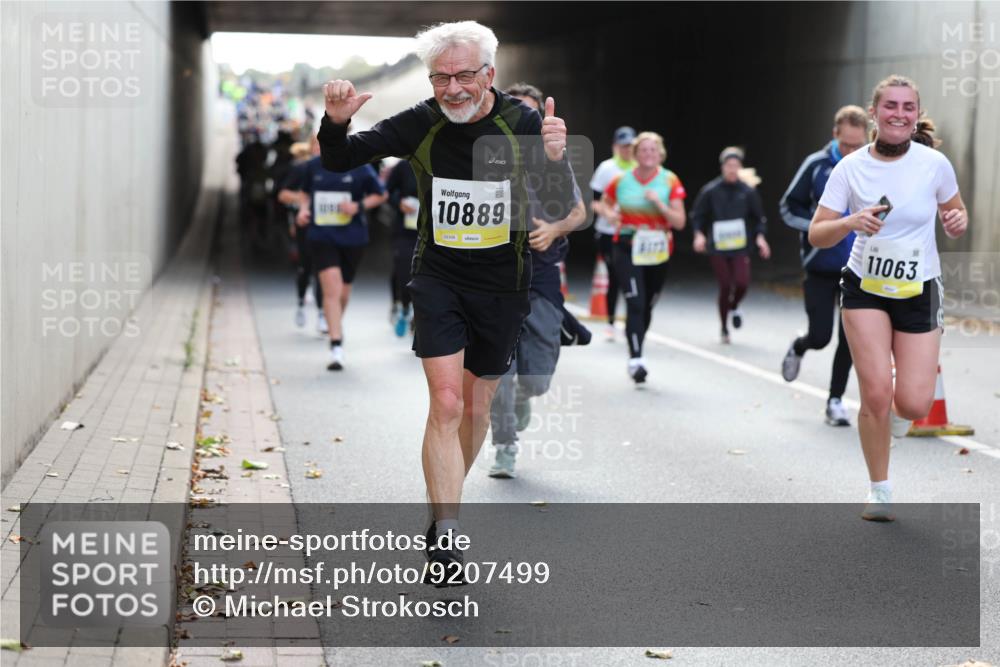 05.10.2025 - 20. swb-Marathon Bremen Michael Strokosch http://msf.ph/oto/9207499 05.10.2025 10:54:14 Laufen 10889, 02309, 11063 meine-sportfotos.de