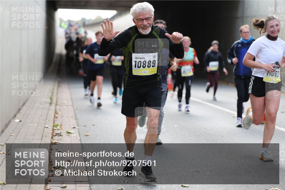 05.10.2025 - 20. swb-Marathon Bremen Michael Strokosch http://msf.ph/oto/9207501 05.10.2025 10:54:14 Laufen 10889, 02309, 063 meine-sportfotos.de