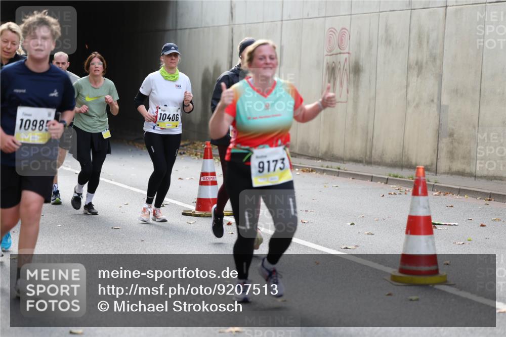 05.10.2025 - 20. swb-Marathon Bremen Michael Strokosch http://msf.ph/oto/9207513 05.10.2025 10:54:17 Laufen 10985, 10406, 9173, 00 meine-sportfotos.de
