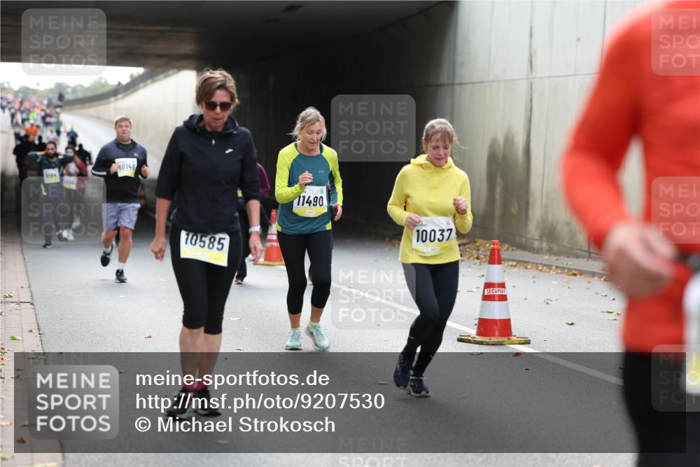 05.10.2025 - 20. swb-Marathon Bremen Michael Strokosch http://msf.ph/oto/9207530 05.10.2025 11:01:06 Laufen 0148, 10585, 11490, 10037 meine-sportfotos.de