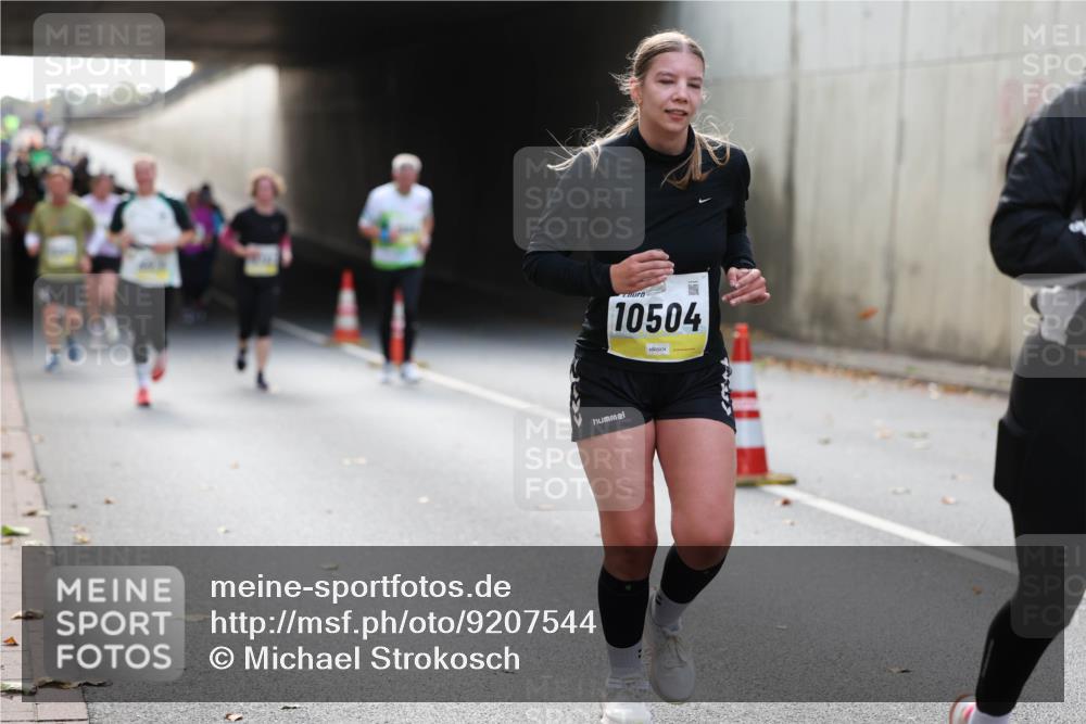 05.10.2025 - 20. swb-Marathon Bremen Michael Strokosch http://msf.ph/oto/9207544 05.10.2025 10:54:22 Laufen 10504 meine-sportfotos.de