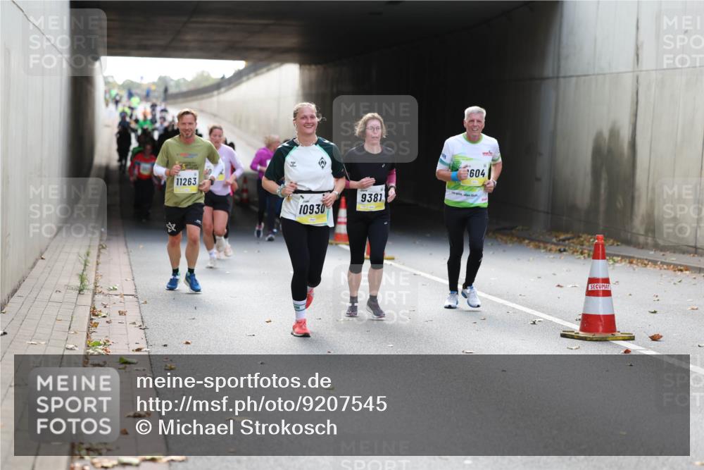 05.10.2025 - 20. swb-Marathon Bremen Michael Strokosch http://msf.ph/oto/9207545 05.10.2025 10:54:24 Laufen 11263, 604, 10930, 9381 meine-sportfotos.de