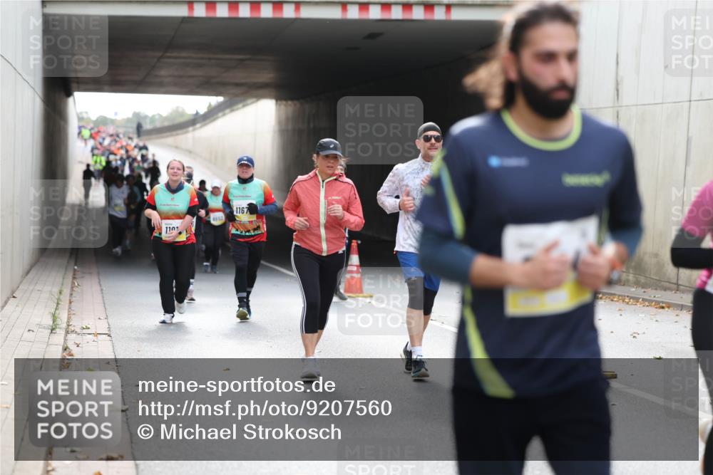 05.10.2025 - 20. swb-Marathon Bremen Michael Strokosch http://msf.ph/oto/9207560 05.10.2025 11:01:17 Laufen 4652, 1167 meine-sportfotos.de