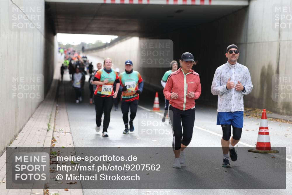05.10.2025 - 20. swb-Marathon Bremen Michael Strokosch http://msf.ph/oto/9207562 05.10.2025 11:01:18 Laufen 1670, 11019 meine-sportfotos.de