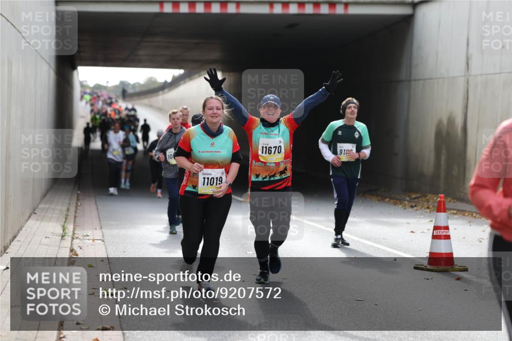 05.10.2025 - 20. swb-Marathon Bremen Michael Strokosch http://msf.ph/oto/9207572 05.10.2025 11:01:21 Laufen 10, 20, 11019, 11670, 91 meine-sportfotos.de