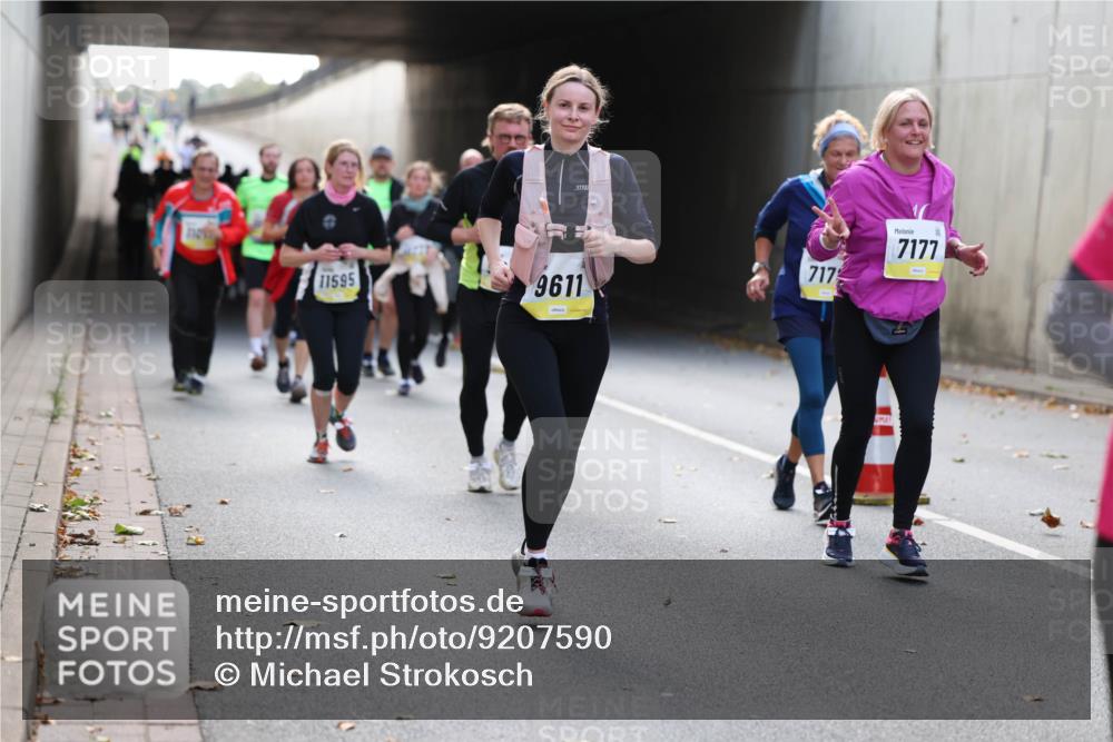 05.10.2025 - 20. swb-Marathon Bremen Michael Strokosch http://msf.ph/oto/9207590 05.10.2025 10:54:32 Laufen 11595, 9611, 717, 7177 meine-sportfotos.de