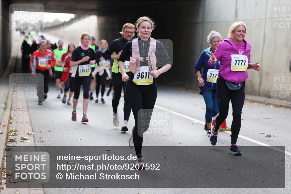 05.10.2025 - 20. swb-Marathon Bremen Michael Strokosch http://msf.ph/oto/9207592 05.10.2025 10:54:32 Laufen 11595, 60, 9611, 717, 7177 meine-sportfotos.de