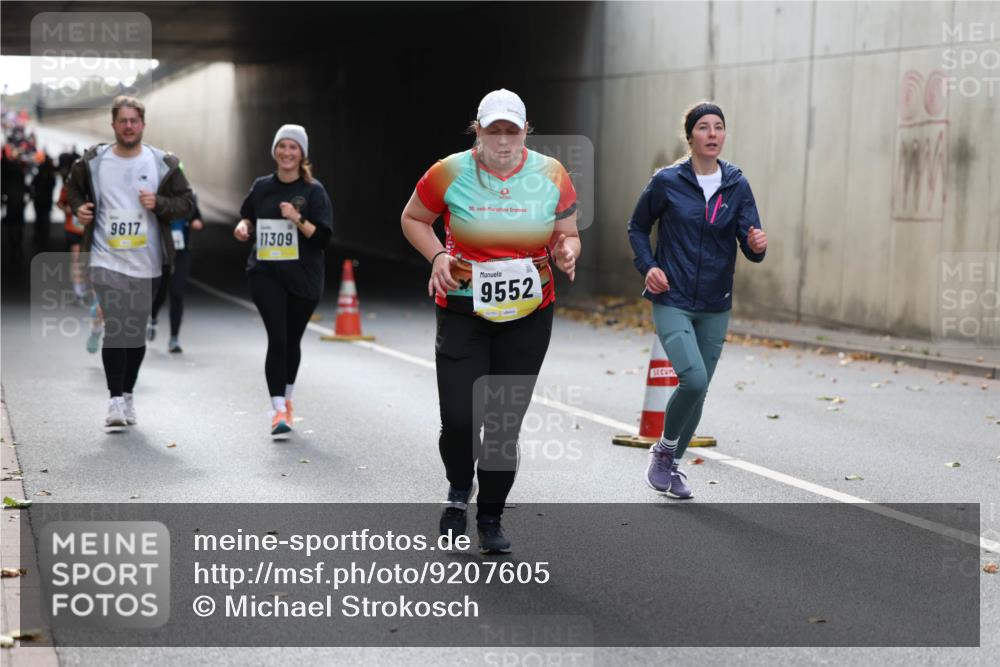 05.10.2025 - 20. swb-Marathon Bremen Michael Strokosch http://msf.ph/oto/9207605 05.10.2025 11:01:28 Laufen 9617, 11309, 20, 25, 9552 meine-sportfotos.de