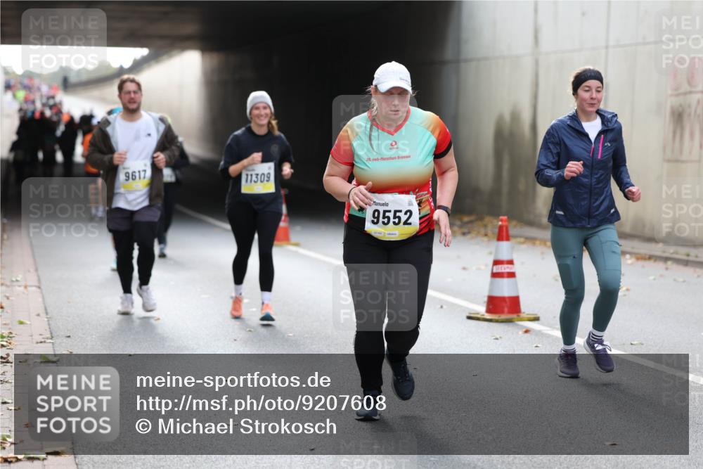 05.10.2025 - 20. swb-Marathon Bremen Michael Strokosch http://msf.ph/oto/9207608 05.10.2025 11:01:28 Laufen 9617, 11309, 20, 9552, 00 meine-sportfotos.de
