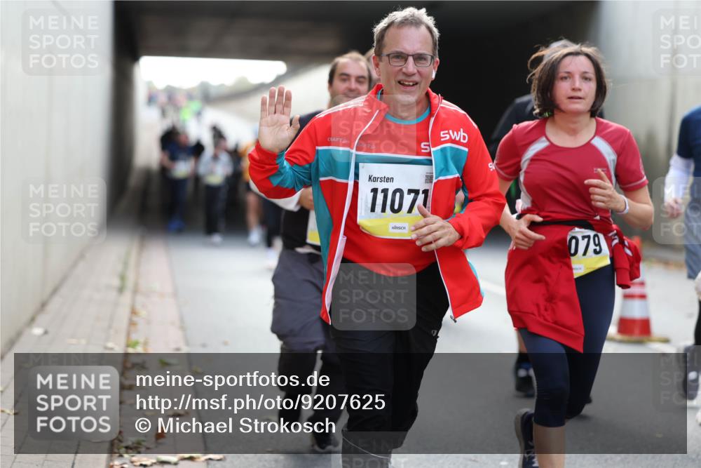 05.10.2025 - 20. swb-Marathon Bremen Michael Strokosch http://msf.ph/oto/9207625 05.10.2025 10:54:37 Laufen 11071, 079 meine-sportfotos.de
