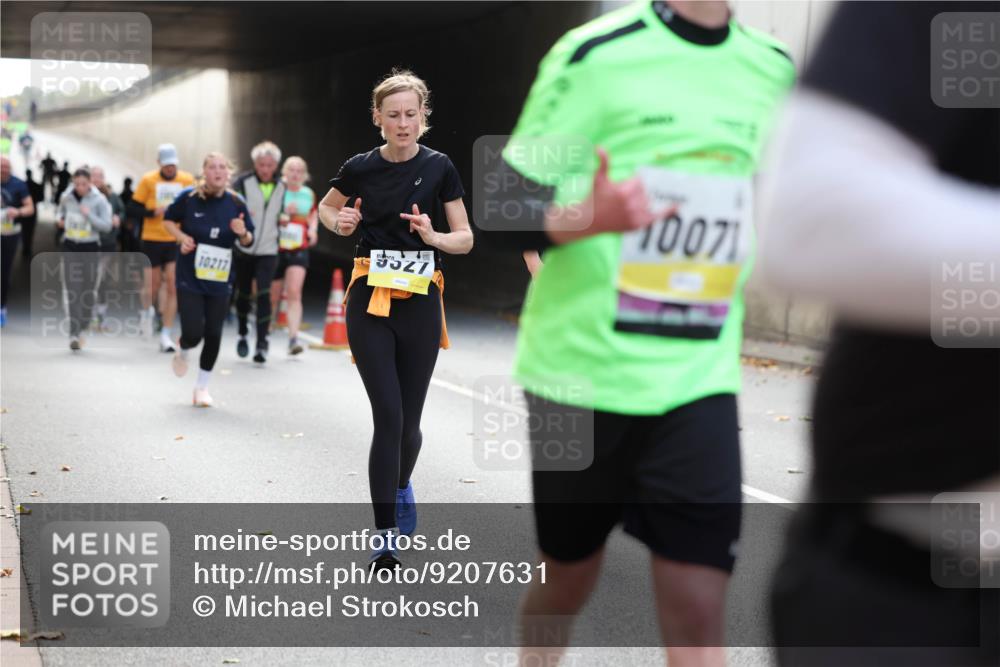 05.10.2025 - 20. swb-Marathon Bremen Michael Strokosch http://msf.ph/oto/9207631 05.10.2025 10:54:39 Laufen 10217, 9327, 10071 meine-sportfotos.de