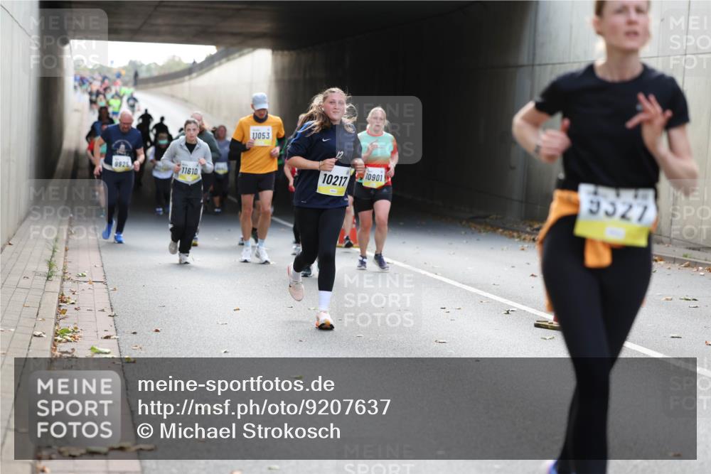 05.10.2025 - 20. swb-Marathon Bremen Michael Strokosch http://msf.ph/oto/9207637 05.10.2025 10:54:41 Laufen 9925, 11610, 11053, 10217, 10901, 414, 9527 meine-sportfotos.de