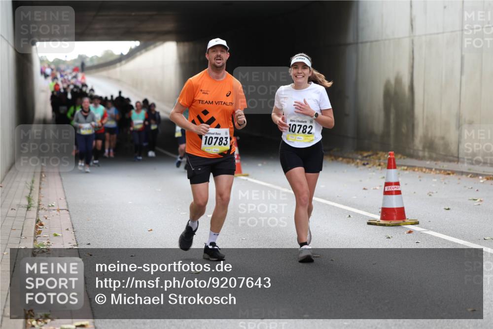 05.10.2025 - 20. swb-Marathon Bremen Michael Strokosch http://msf.ph/oto/9207643 05.10.2025 11:01:37 Laufen 10782, 10783 meine-sportfotos.de