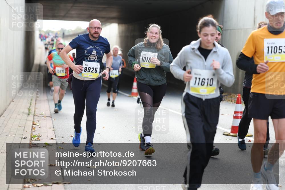 05.10.2025 - 20. swb-Marathon Bremen Michael Strokosch http://msf.ph/oto/9207663 05.10.2025 10:54:46 Laufen 10571, 9925, 1018, 11610, 11053 meine-sportfotos.de