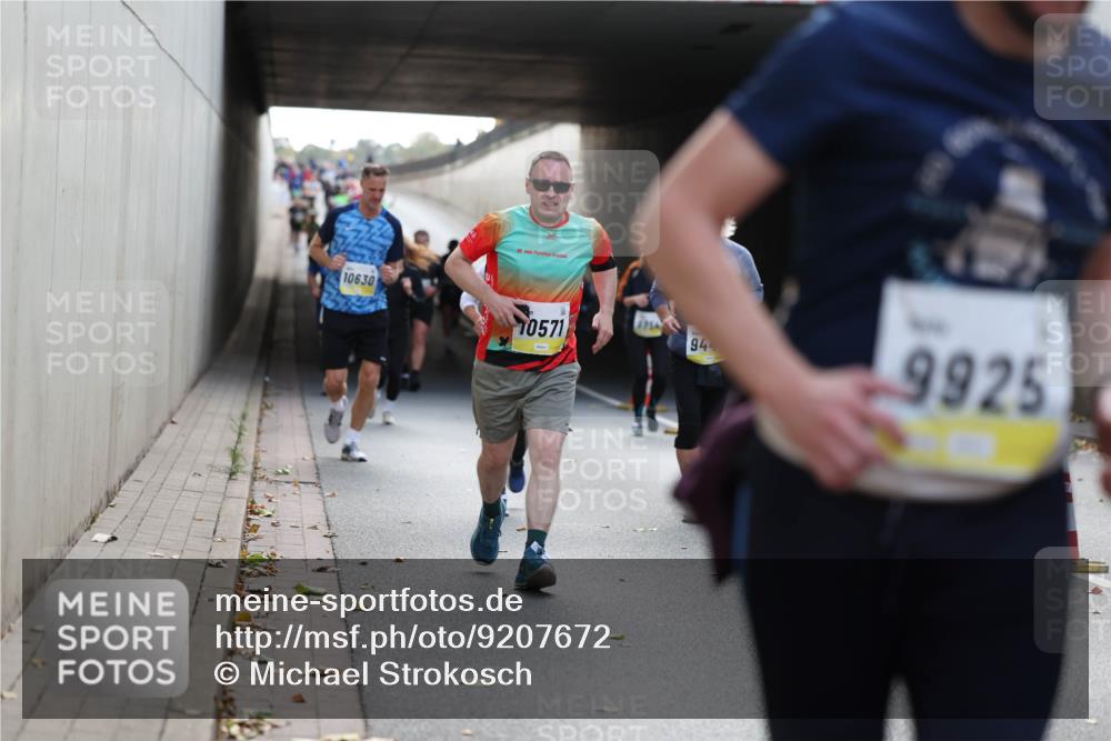 05.10.2025 - 20. swb-Marathon Bremen Michael Strokosch http://msf.ph/oto/9207672 05.10.2025 10:54:48 Laufen 10630, 10571, 6756, 944, 9925 meine-sportfotos.de