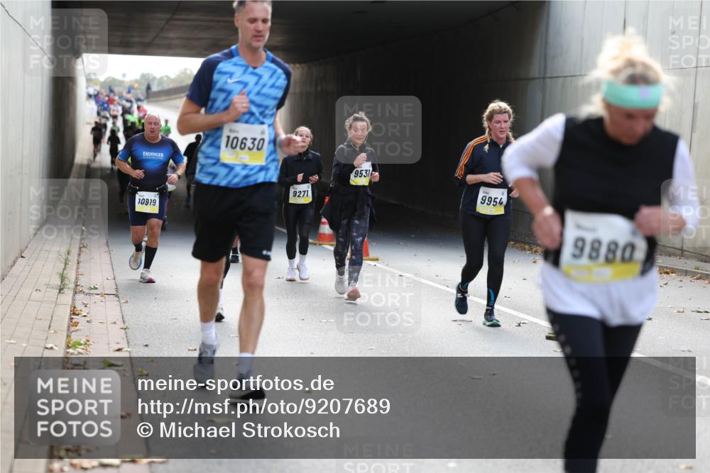 05.10.2025 - 20. swb-Marathon Bremen Michael Strokosch http://msf.ph/oto/9207689 05.10.2025 10:54:52 Laufen 10630, 10919, 9271, 9531, 9954, 9880 meine-sportfotos.de