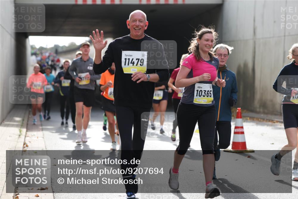 05.10.2025 - 20. swb-Marathon Bremen Michael Strokosch http://msf.ph/oto/9207694 05.10.2025 11:01:53 Laufen 11479, 41101, 10365, 02373 meine-sportfotos.de