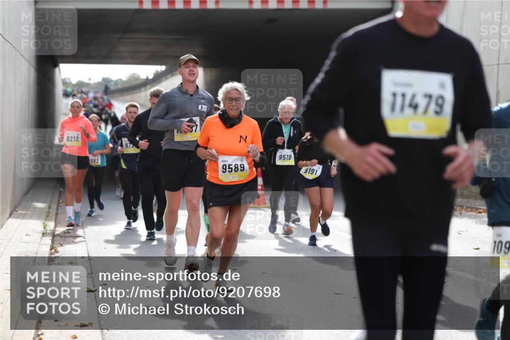 05.10.2025 - 20. swb-Marathon Bremen Michael Strokosch http://msf.ph/oto/9207698 05.10.2025 11:01:55 Laufen 9212, 982, 972, 9589, 9519, 9191, 11479, 109 meine-sportfotos.de