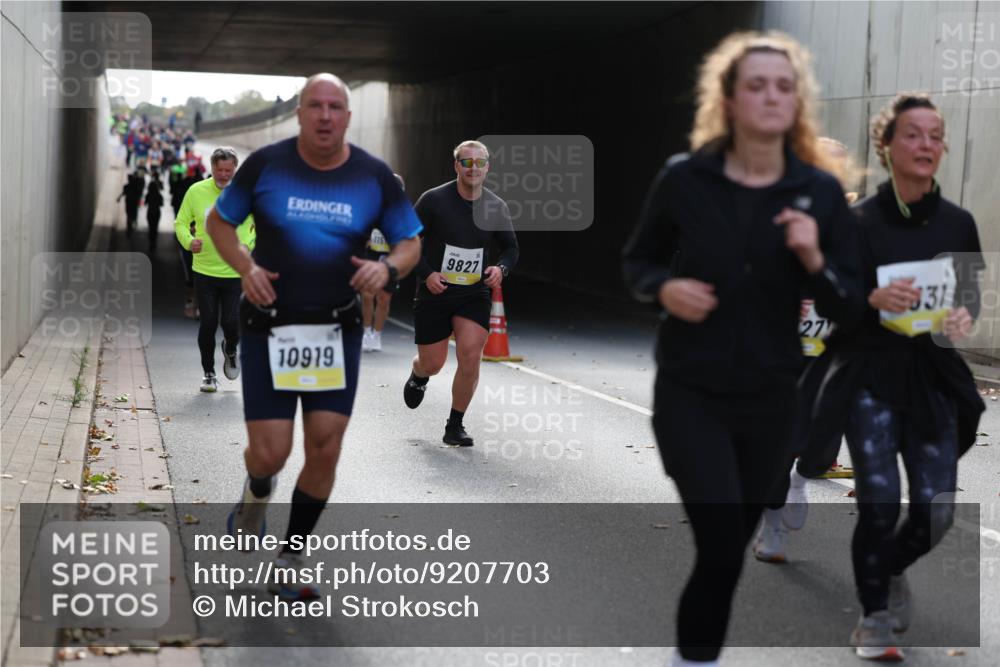 05.10.2025 - 20. swb-Marathon Bremen Michael Strokosch http://msf.ph/oto/9207703 05.10.2025 10:54:56 Laufen 115, 10919, 9827, 27, 31 meine-sportfotos.de