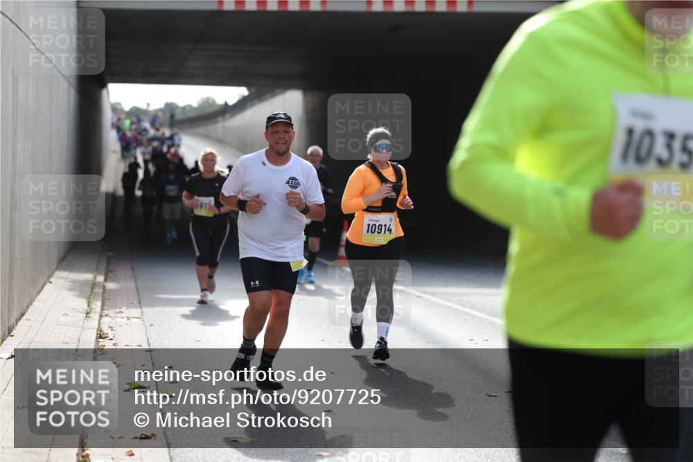 05.10.2025 - 20. swb-Marathon Bremen Michael Strokosch http://msf.ph/oto/9207725 05.10.2025 10:55:01 Laufen 61, 10914, 1035 meine-sportfotos.de