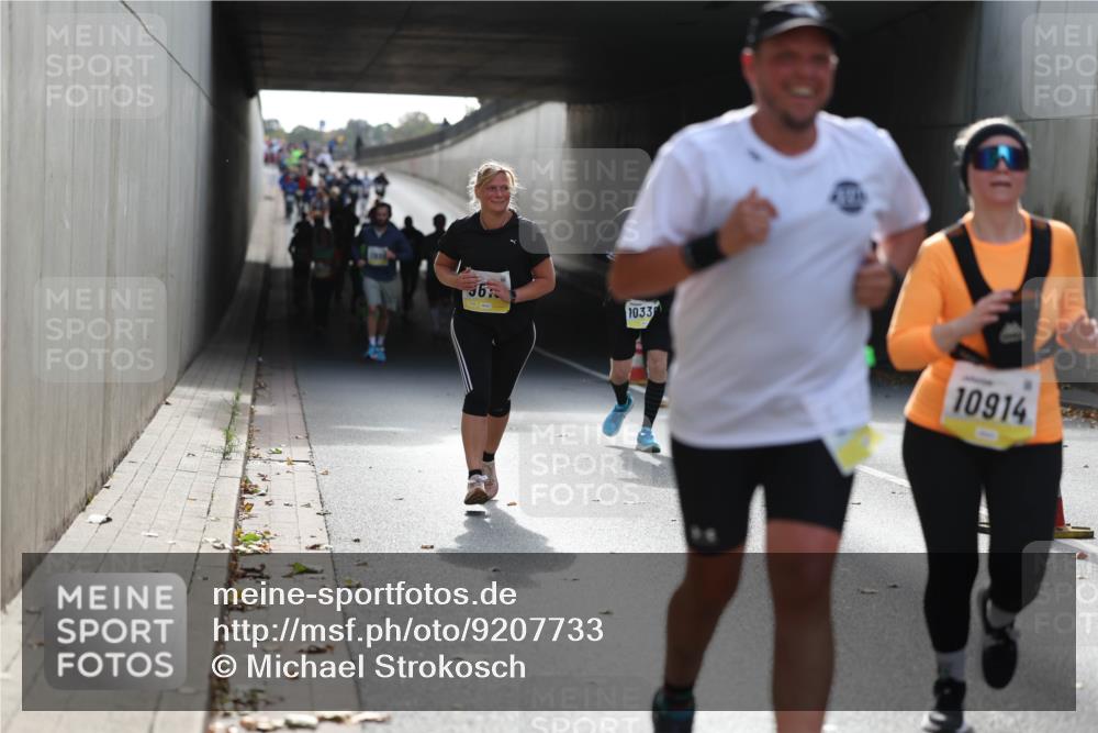 05.10.2025 - 20. swb-Marathon Bremen Michael Strokosch http://msf.ph/oto/9207733 05.10.2025 10:55:03 Laufen 36, 1033, 10914 meine-sportfotos.de