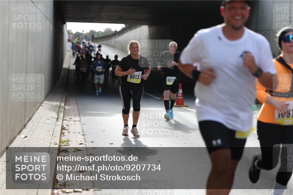 05.10.2025 - 20. swb-Marathon Bremen Michael Strokosch http://msf.ph/oto/9207734 05.10.2025 10:55:03 Laufen 9613, 1033, 199 meine-sportfotos.de
