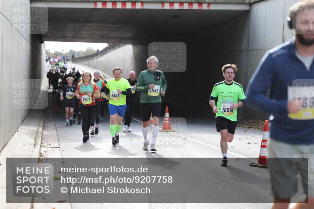 05.10.2025 - 20. swb-Marathon Bremen Michael Strokosch http://msf.ph/oto/9207758 05.10.2025 10:55:13 Laufen 1168, 9371, 7908, 78, 11162, 10518, 69 meine-sportfotos.de