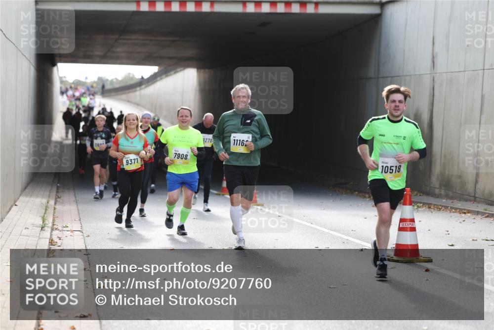 05.10.2025 - 20. swb-Marathon Bremen Michael Strokosch http://msf.ph/oto/9207760 05.10.2025 10:55:13 Laufen 116, 9371, 7908, 9278, 1116, 10518 meine-sportfotos.de