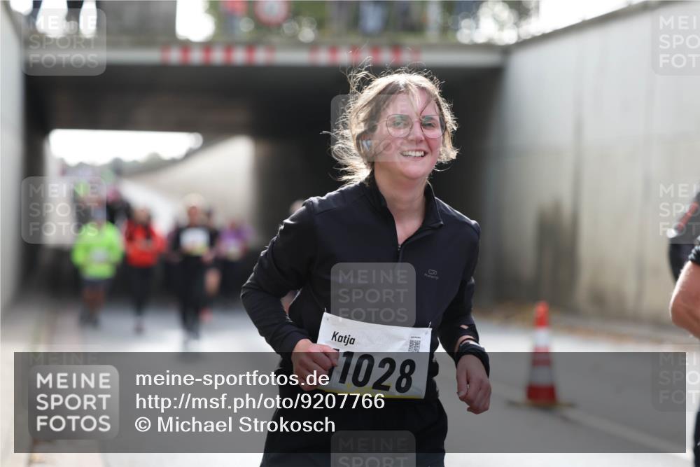 05.10.2025 - 20. swb-Marathon Bremen Michael Strokosch http://msf.ph/oto/9207766 05.10.2025 11:02:08 Laufen 1028 meine-sportfotos.de