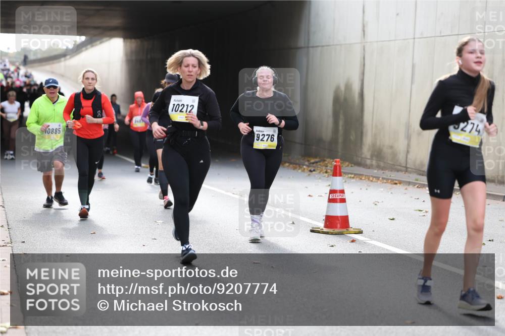 05.10.2025 - 20. swb-Marathon Bremen Michael Strokosch http://msf.ph/oto/9207774 05.10.2025 11:02:12 Laufen 10885, 10212, 9276, 274 meine-sportfotos.de