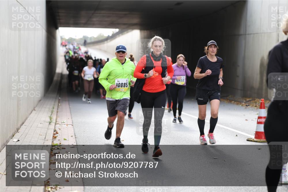 05.10.2025 - 20. swb-Marathon Bremen Michael Strokosch http://msf.ph/oto/9207787 05.10.2025 11:02:13 Laufen 10885, 458 meine-sportfotos.de