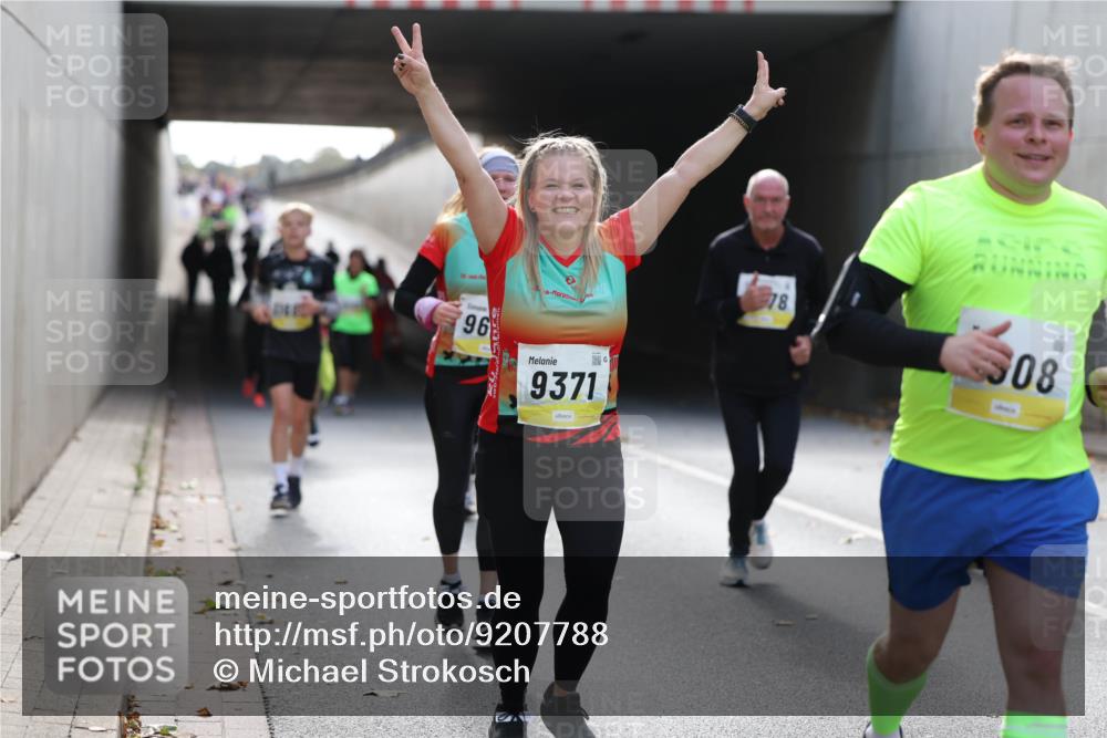 05.10.2025 - 20. swb-Marathon Bremen Michael Strokosch http://msf.ph/oto/9207788 05.10.2025 10:55:17 Laufen 78, 08, 96, 9371 meine-sportfotos.de