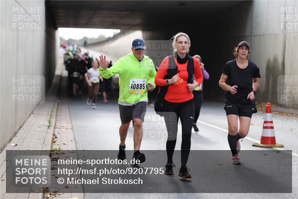 05.10.2025 - 20. swb-Marathon Bremen Michael Strokosch http://msf.ph/oto/9207795 05.10.2025 11:02:14 Laufen 10885 meine-sportfotos.de