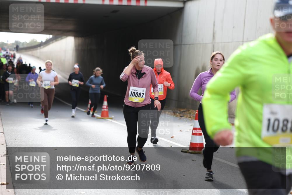 05.10.2025 - 20. swb-Marathon Bremen Michael Strokosch http://msf.ph/oto/9207809 05.10.2025 11:02:17 Laufen 1005, 10087, 108 meine-sportfotos.de