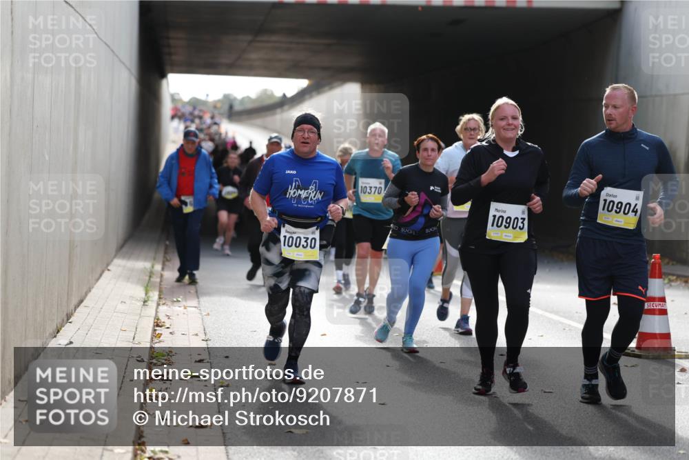 05.10.2025 - 20. swb-Marathon Bremen Michael Strokosch http://msf.ph/oto/9207871 05.10.2025 10:55:36 Laufen 10030, 10370, 1, 10903, 10904 meine-sportfotos.de
