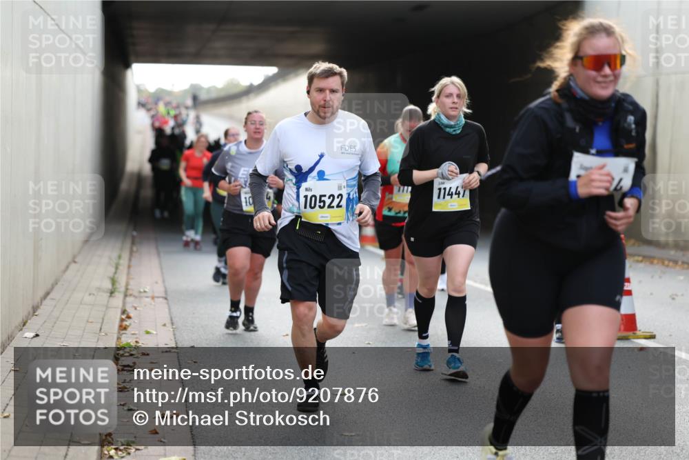 05.10.2025 - 20. swb-Marathon Bremen Michael Strokosch http://msf.ph/oto/9207876 05.10.2025 11:02:35 Laufen 10, 10522, 11447 meine-sportfotos.de
