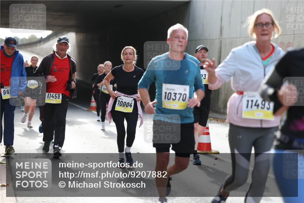 05.10.2025 - 20. swb-Marathon Bremen Michael Strokosch http://msf.ph/oto/9207882 05.10.2025 10:55:40 Laufen 202, 2025, 96, 11524, 11459, 10004, 10370, 23, 11493 meine-sportfotos.de