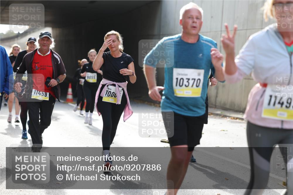05.10.2025 - 20. swb-Marathon Bremen Michael Strokosch http://msf.ph/oto/9207886 05.10.2025 10:55:40 Laufen 2025, 11459, 9655, 1000, 10370, 1149 meine-sportfotos.de