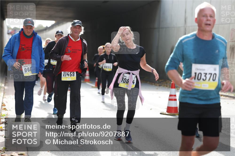 05.10.2025 - 20. swb-Marathon Bremen Michael Strokosch http://msf.ph/oto/9207887 05.10.2025 10:55:41 Laufen 2025, 2025, 968, 11459, 9655, 100, 4, 441, 10370 meine-sportfotos.de