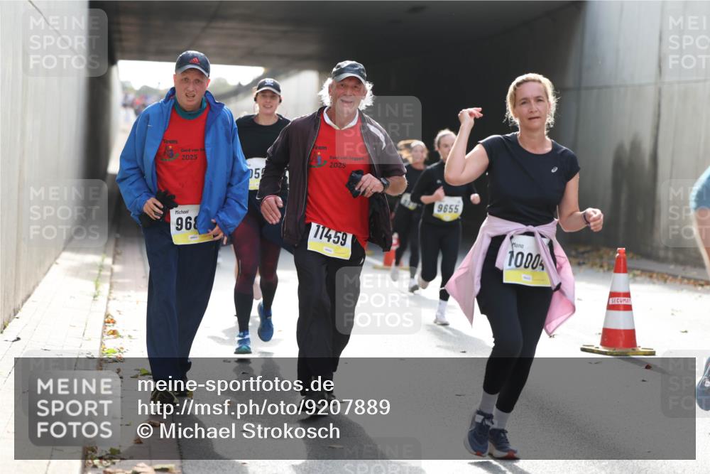 05.10.2025 - 20. swb-Marathon Bremen Michael Strokosch http://msf.ph/oto/9207889 05.10.2025 10:55:41 Laufen 2025, 968, 05, 2025, 11459, 9655, 1000 meine-sportfotos.de