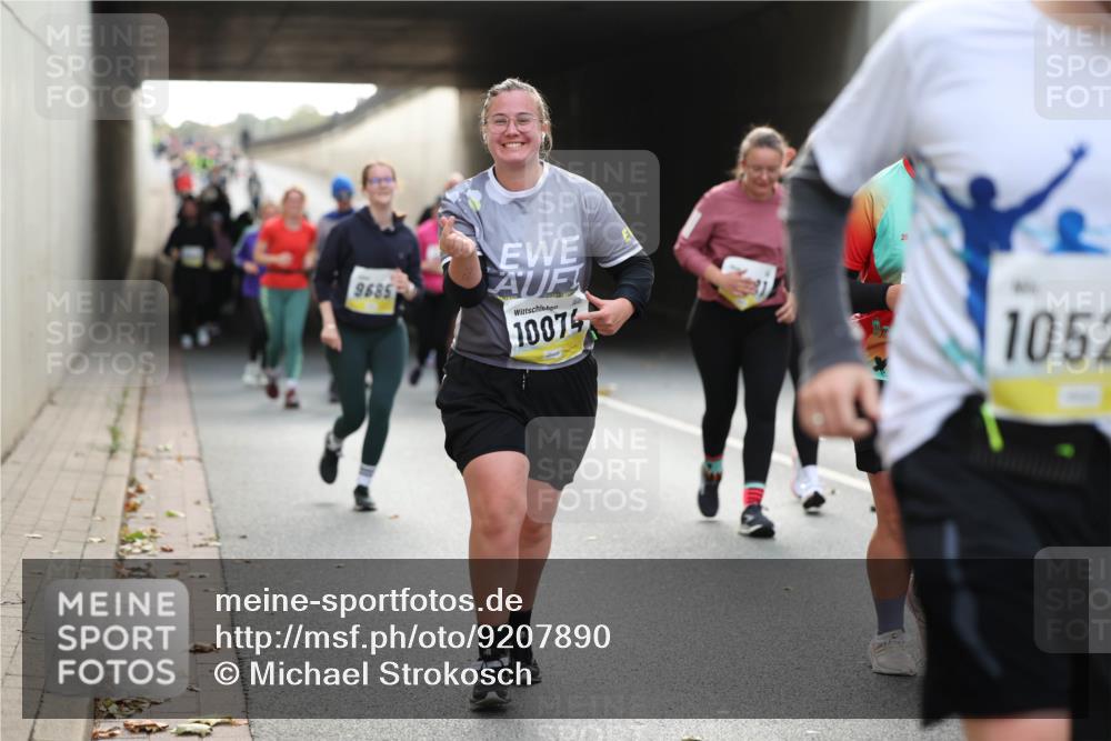 05.10.2025 - 20. swb-Marathon Bremen Michael Strokosch http://msf.ph/oto/9207890 05.10.2025 11:02:37 Laufen 9685, 10074, 1052 meine-sportfotos.de