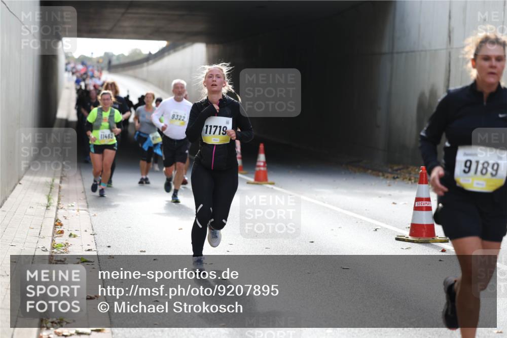 05.10.2025 - 20. swb-Marathon Bremen Michael Strokosch http://msf.ph/oto/9207895 05.10.2025 10:55:46 Laufen 11463, 9322, 11719, 9189 meine-sportfotos.de