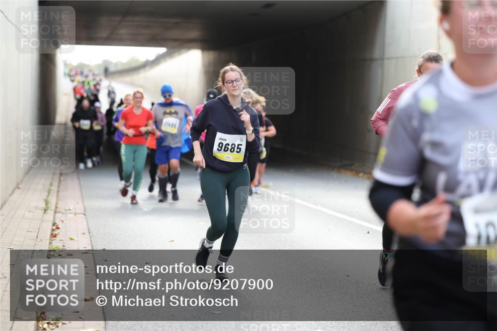 05.10.2025 - 20. swb-Marathon Bremen Michael Strokosch http://msf.ph/oto/9207900 05.10.2025 11:02:39 Laufen 9685 meine-sportfotos.de
