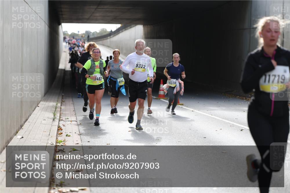 05.10.2025 - 20. swb-Marathon Bremen Michael Strokosch http://msf.ph/oto/9207903 05.10.2025 10:55:47 Laufen 1463, 9182, 9322, 11719, 11338 meine-sportfotos.de