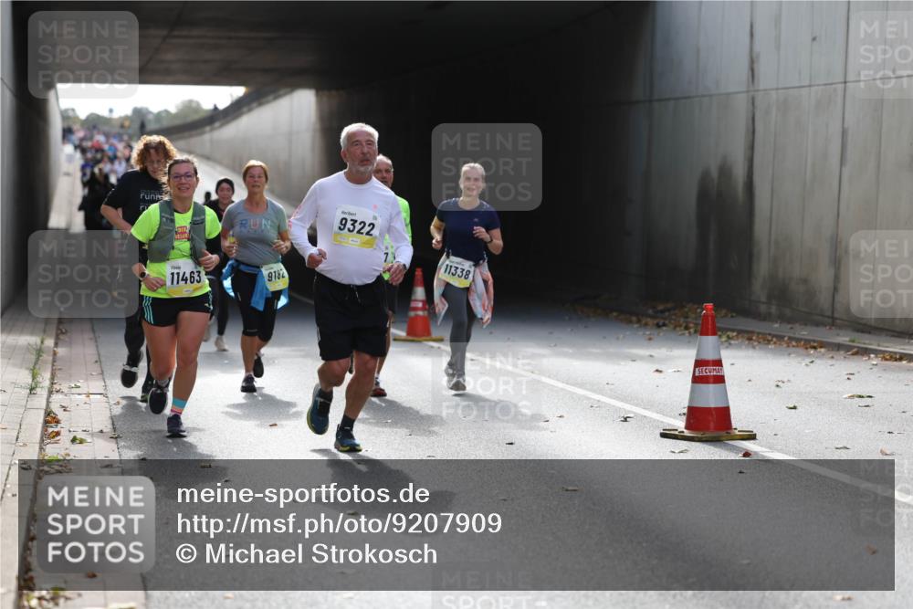 05.10.2025 - 20. swb-Marathon Bremen Michael Strokosch http://msf.ph/oto/9207909 05.10.2025 10:55:48 Laufen 9322, 11463, 9182, 11338 meine-sportfotos.de