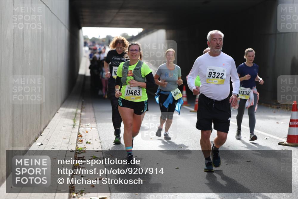05.10.2025 - 20. swb-Marathon Bremen Michael Strokosch http://msf.ph/oto/9207914 05.10.2025 10:55:49 Laufen 10, 11463, 9182, 9322, 11338 meine-sportfotos.de