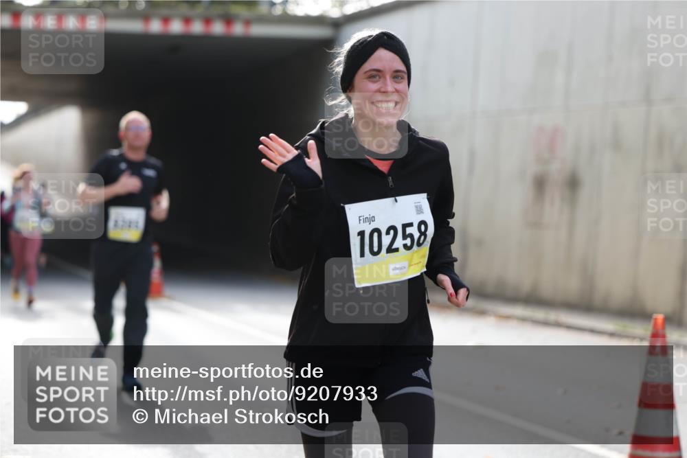 05.10.2025 - 20. swb-Marathon Bremen Michael Strokosch http://msf.ph/oto/9207933 05.10.2025 10:55:54 Laufen 10258 meine-sportfotos.de
