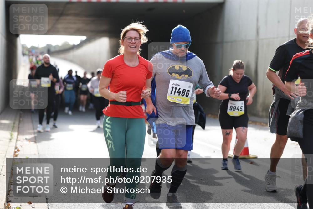 05.10.2025 - 20. swb-Marathon Bremen Michael Strokosch http://msf.ph/oto/9207935 05.10.2025 11:02:44 Laufen 11486, 02169, 9945 meine-sportfotos.de